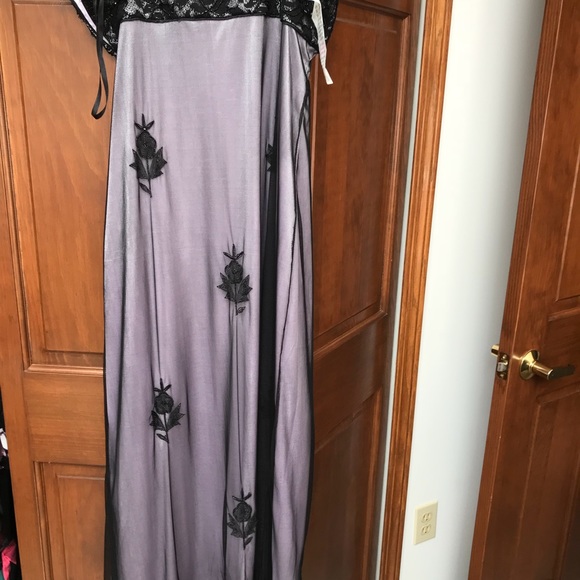 Evening dress - Picture 2 of 3
